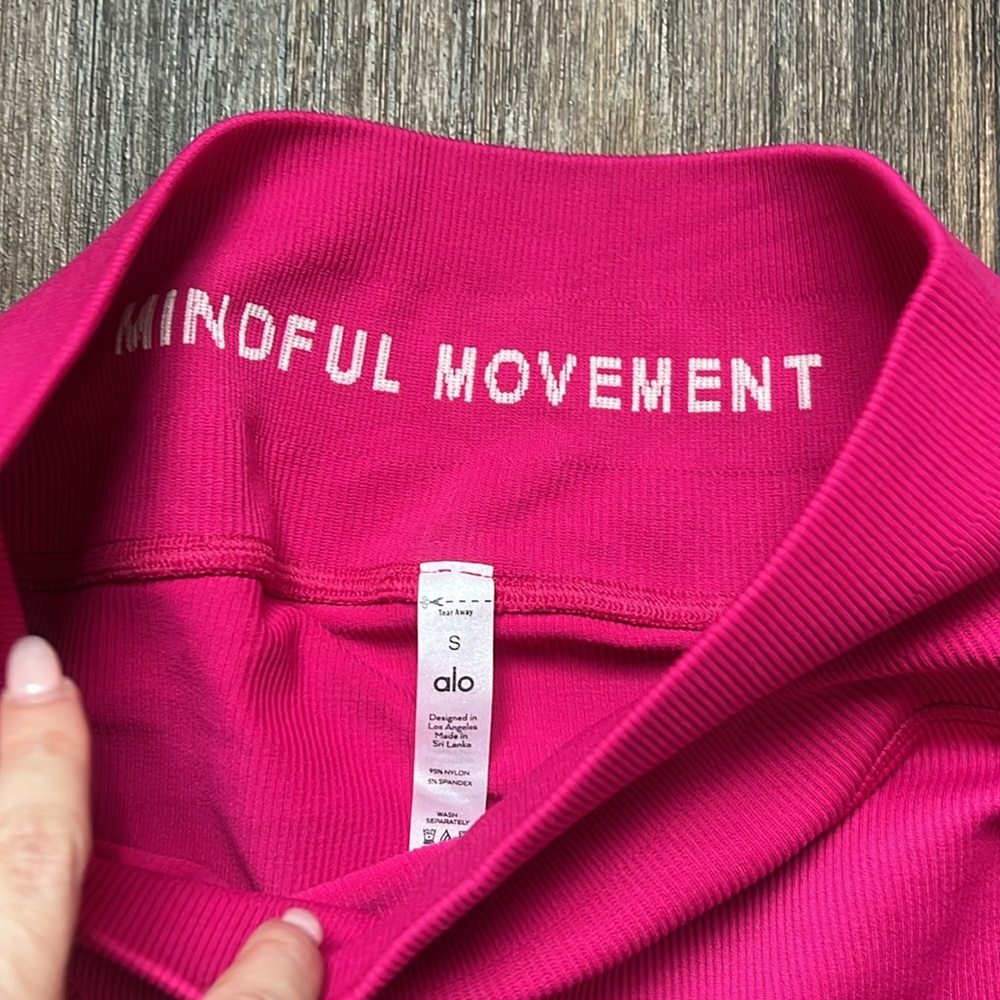 Alo Ribbed Leggings - Picture 3 of 5